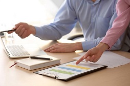 <b>系列培訓(xùn)強素質(zhì)  提升能力促發(fā)展  ——運城建工開展生產(chǎn)經(jīng)營一線人員、行政</b>